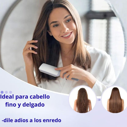 Cepillo Retráctil 2x1 – Peina sin Tirones y se Limpia Solo